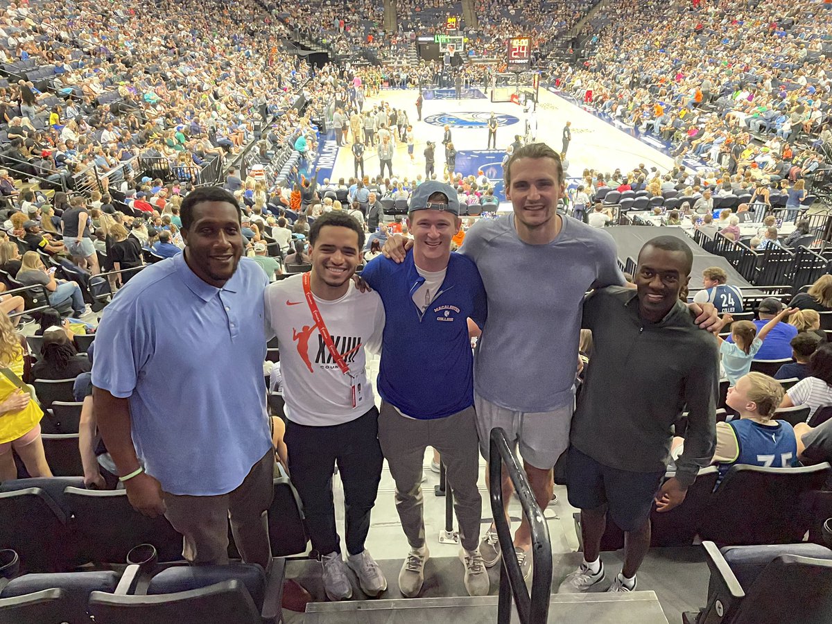 Macalester Men’s Basketball tweet media