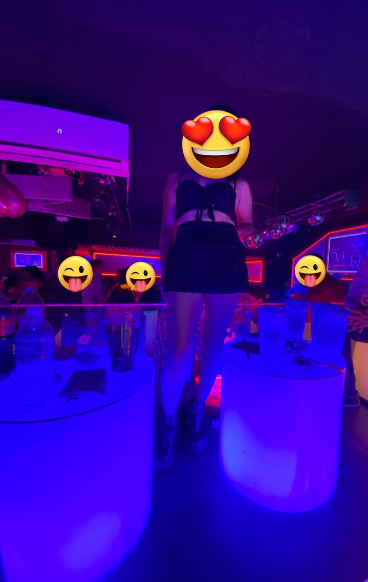 GrDeSw1's tweet photo. Les regalamos otras dos fotos de la noche de ayer que estuvo muy buena 🥵🥵🥵 https://t.co/Pum8UAnLrD