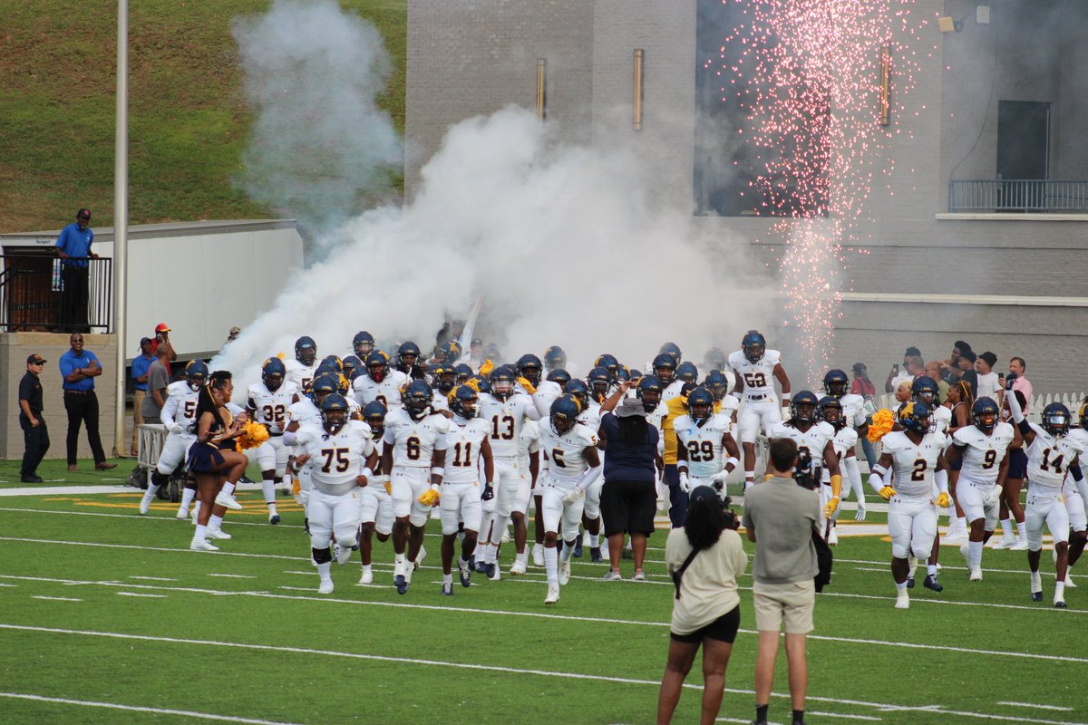montgcitypandr's tweet image. It's still the first quarter of the Red Tails Classic! #JSCU just scored their first touchdown. The score is 7 to 0.