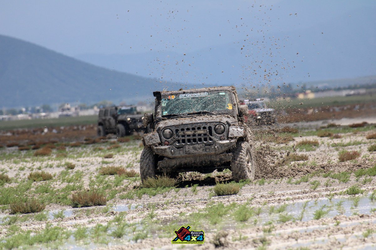 boscoscamp4x4's tweet photo. Lodo, lodo y más lodo, esa es la mejor descripción para el #MudFest que se vivió este fin de semana en #Tlaxcala. Con toda la #ActitudBFG, enlodamos hasta el último rincón de nuestro #Jeep y navegamos sobre este paraíso del #4x4. Conoce más en https://t.co/bknzKjsu2f ⛽️💨 https://t.co/Jp6dQyhhvb