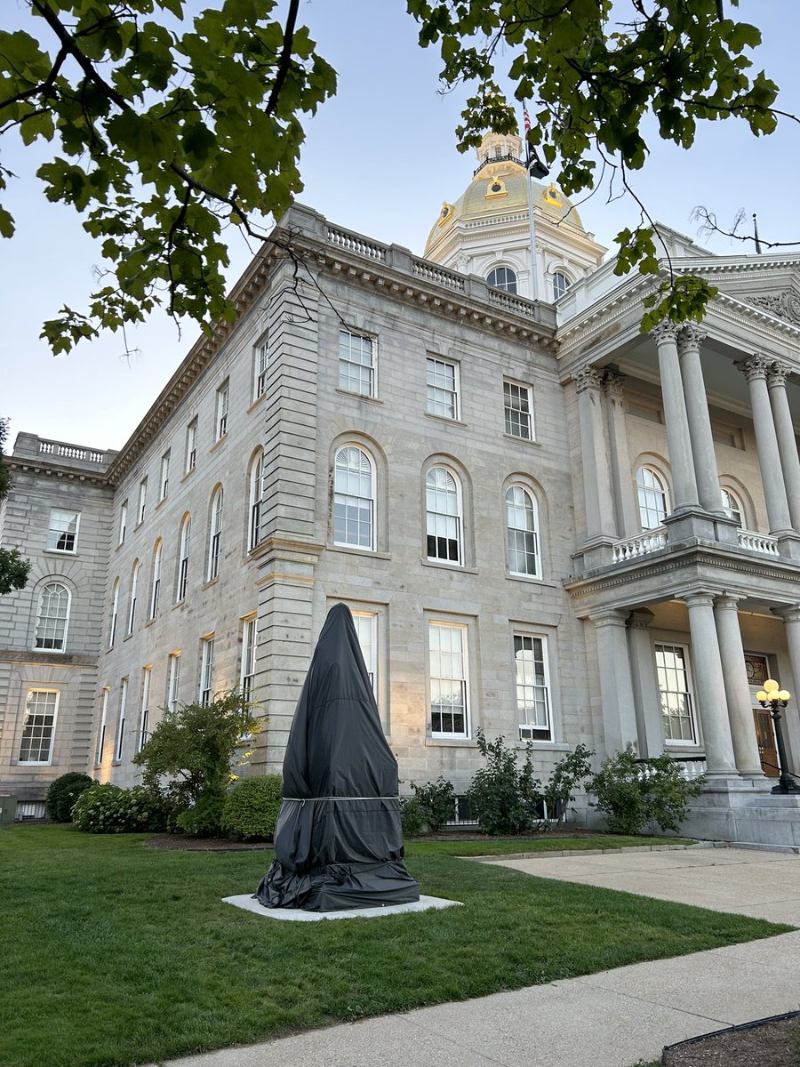 Tomorrow, on her birthday, her statue will be unveiled. Thank you to all teachers! In her words, “I touch the future, I teach.” #ChristaMcAuliffe #Teachers #NewHampshire