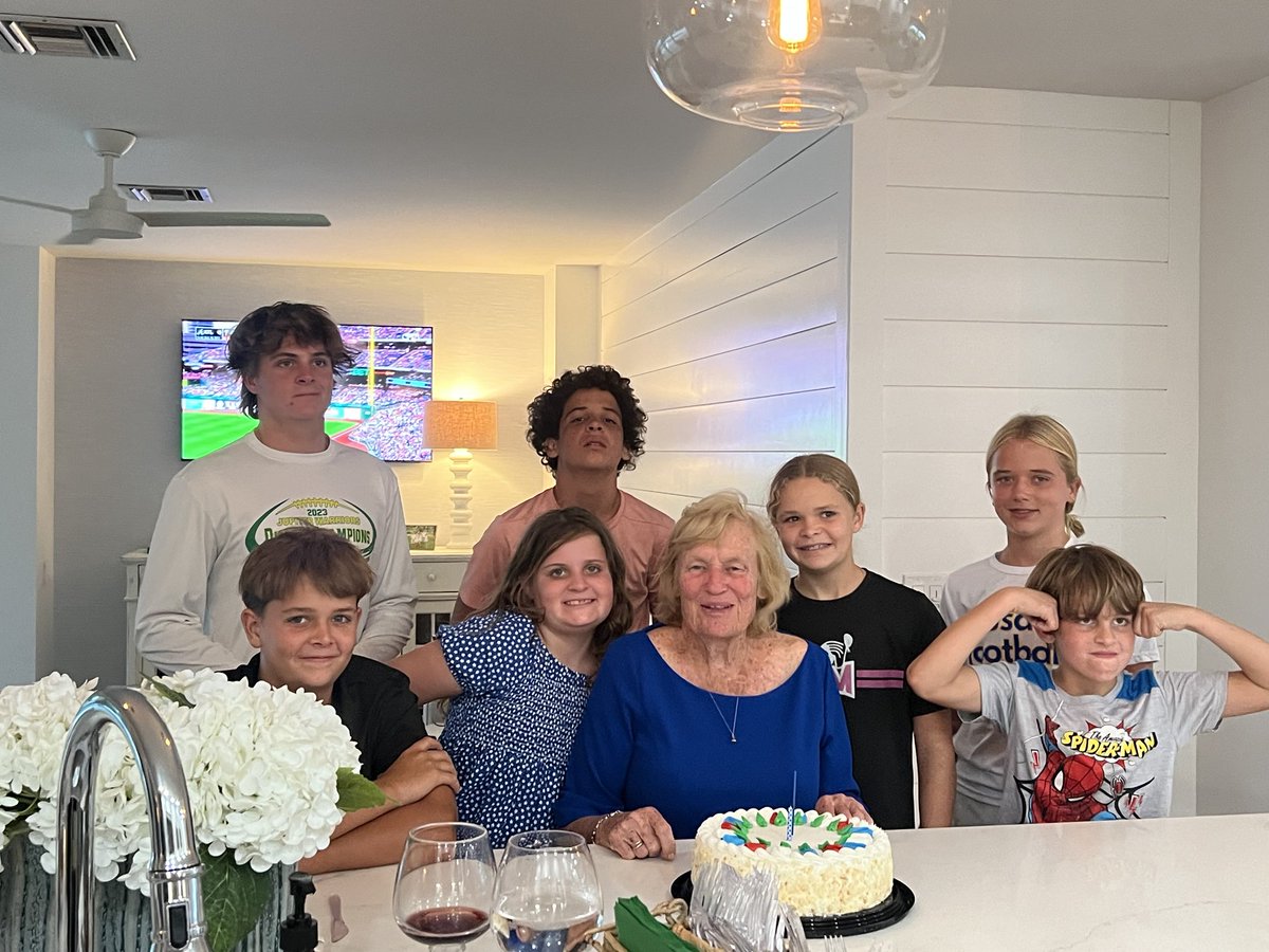 Happy sweet 16th Mom!!!❤️❤️❤️🙏🏻🙏🏻🙏🏻