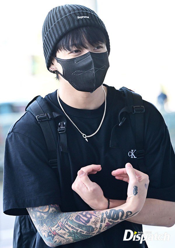 Vic_Officialy's tweet photo. Happy birthday to this beautiful person 🥹💜
#HappyBirthdayJungkook #HappyJungkookDay #GoldenMaknae https://t.co/sZjbhZYjCd