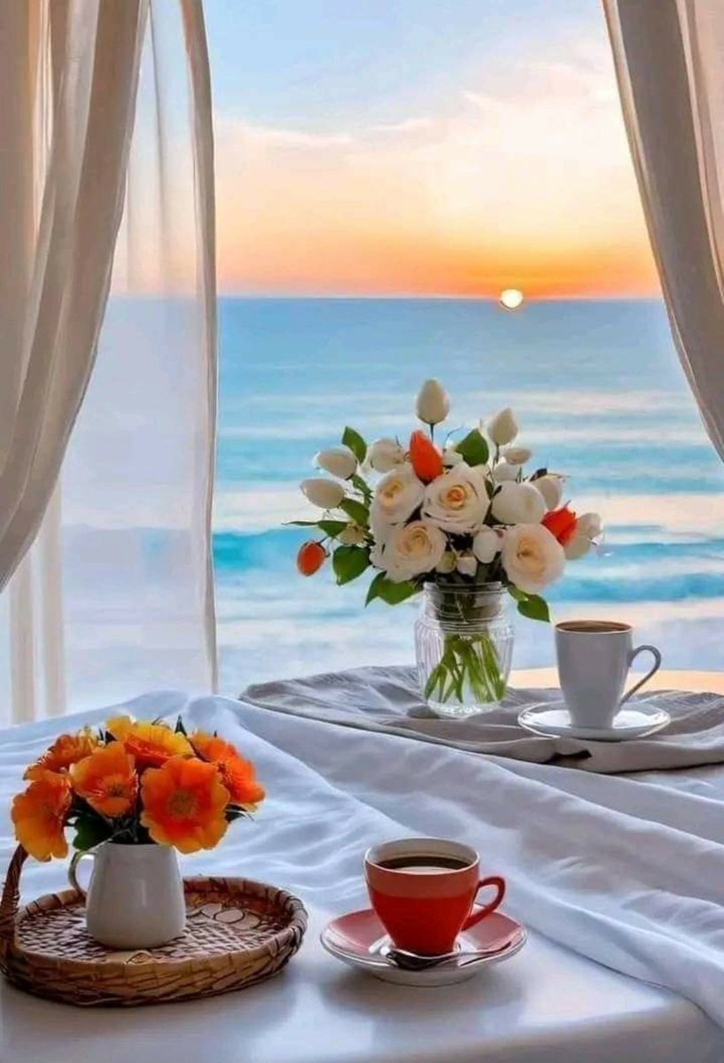- 
صباح الخير🌻
خوضوا الحياة بـ حُب و بـهجةً تملأ أيامكم إن تعثرتم انهضوا وإن انجزتم استمروا وإن هُزِمتم حاولوا مجددًا إياكم والاستسلام واليأس  ثقوا بالله وبأقداره المُصرفه لكم إنها الخير لكم دائمًا مهما كانت تبلغ من الأسى والحزُن.

#صباح_السعادة🕊️🌹
#صباح_الخير_والحب_والسلام