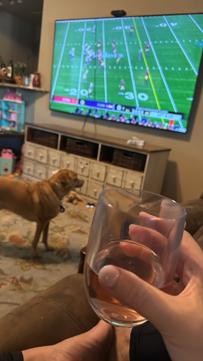 limbsalvagedr's tweet photo. 10k steps and i've earned this! #GeauxTigers 💜💛#TeamFab https://t.co/l6y16nPsG7