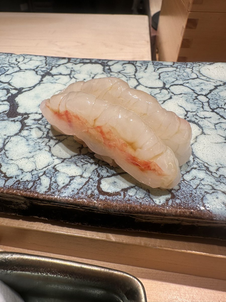 鮓ふじなが
1年ぶりに大好きなSisterと行ってきたよ。
結局の所最終的にお寿司がご飯界最強な気がしている。
異論は認める。 https://t.co/5vg1FIKwLJ