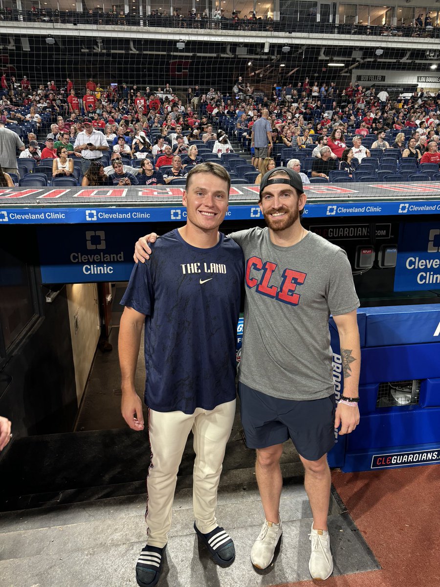 tburns34's tweet image. To say I’m proud just doesn’t come close.

This guy embodies resilience, grit, enthusiasm, and humility. 

It’s beyond a privilege to be in your corner.