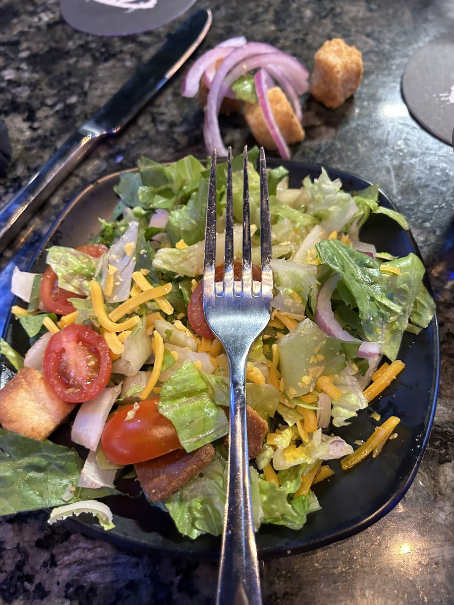 CustomerServiceExpert tweet media