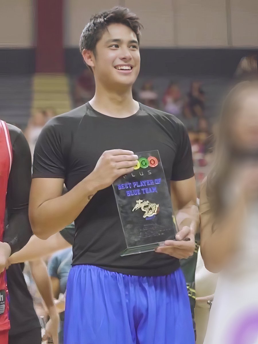 ang laki nung award 🫣 kangkangrats! ☺️