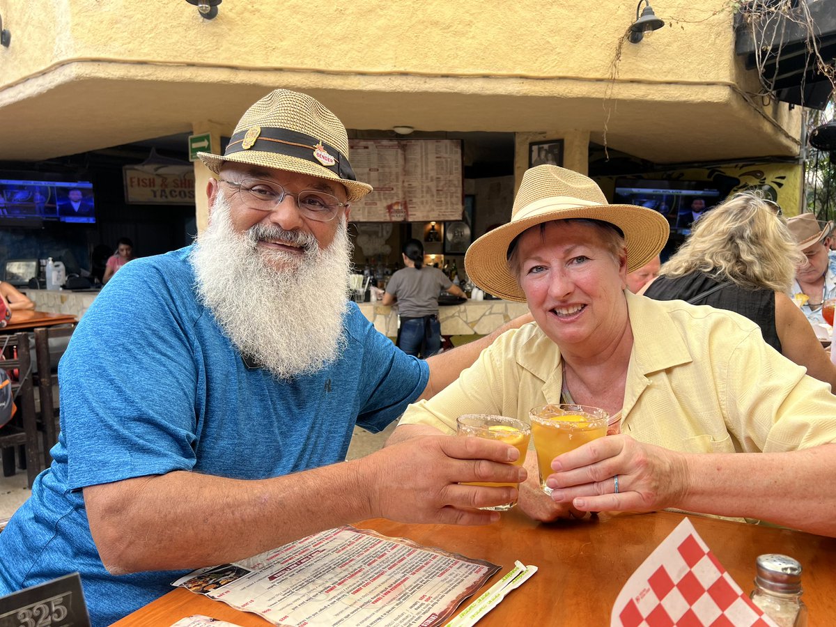 Robert Handa tweet media