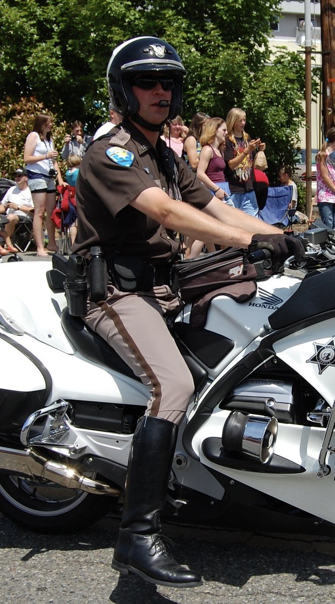 NutYourBoots's tweet photo. Hot Cop #hotcop #motocop #copboots #police #uniform #dehnerboots https://t.co/x0qK5HdXAv