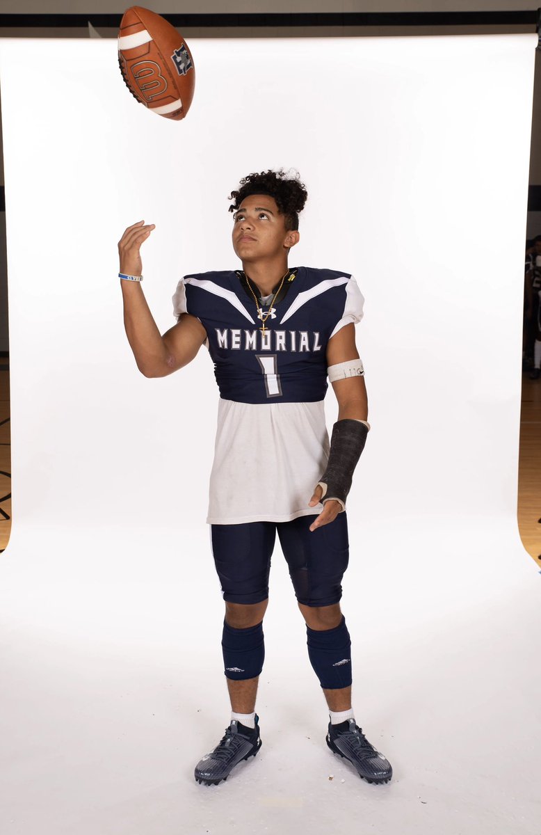 This is hard. We lost an electric personality and fierce competitor today. You were so much more than a football player. A firm believer in Christ, I know you are in a better place. My heart breaks for your family. Yeti you were taken too soon. Rest easy. 😔#BigBoyPostWithJesus