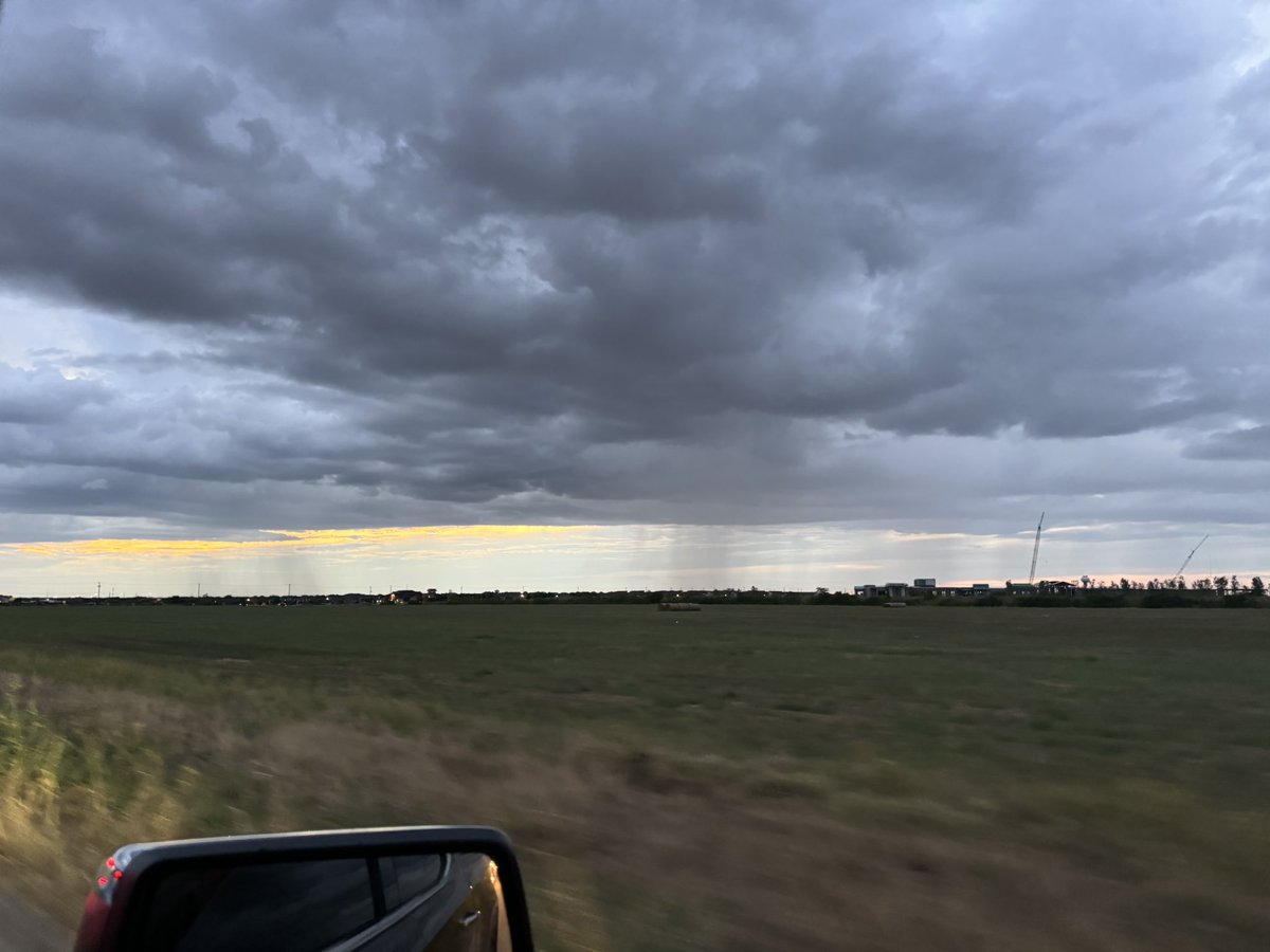 BeccaTx02's tweet photo. @wfaaweather Scattered showers for sure!!! https://t.co/4tOkKefu9n