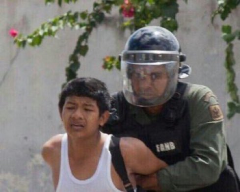 diloatodos's tweet photo. Este chamo solo quiere oportunidades un futuro para no tener que irse #MaduroSecuestraNiños #FueraPetro
#AMLOElFracasoPresidencial https://t.co/COqHeCKImv