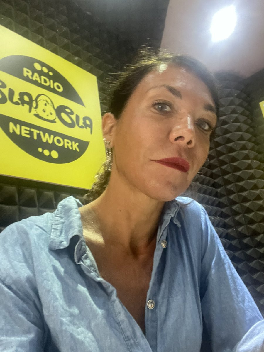 Si ricomincia! Vi aspetto tra poco con la prima puntata della stagione di #MorninGoal su Radioblablanetwork! 
Tantissime notizie, Serie A  e quest’anno anche tanta #SerieB! 
Iniziamo alla grande con ospite Nick Binda La Gazzetta dello Sport

Tra pochissimo 

#Calcio #radio #live