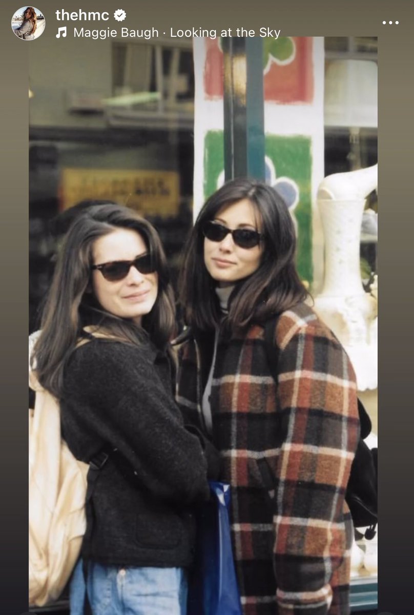 Ayesha11178's tweet photo. Holly Marie Combs Instagram Posts 😃 https://t.co/OZcHJZnLuw