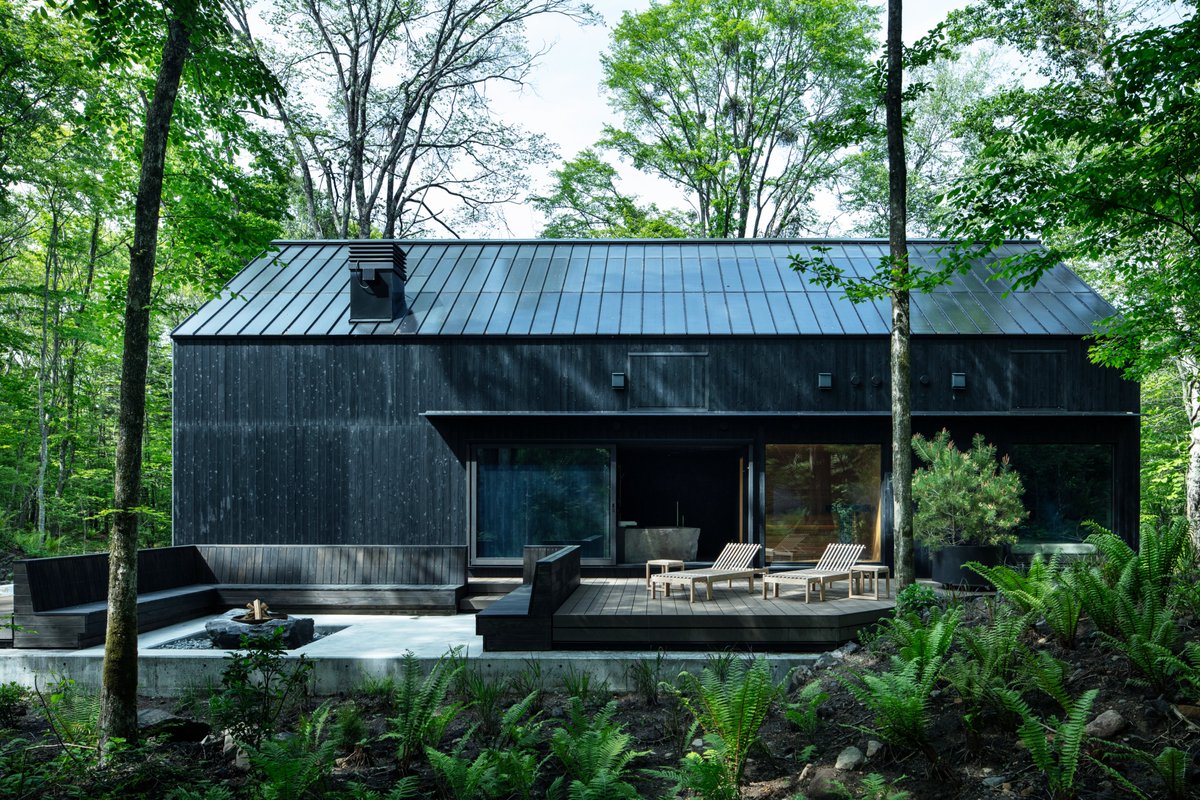 NOT A HOTELにとって環境を考慮した建築はスタンダードになっていくと話す北田さん。<a href="/notahotel_inc/">NOT A HOTEL inc.</a>