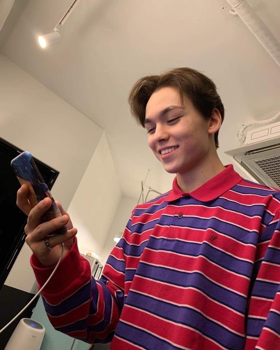 ulthorangdan's tweet photo. thread of vernon chwe boyfriend pics ★
(for my delulu girlies, go flex your man) https://t.co/8bRxfdvXhW