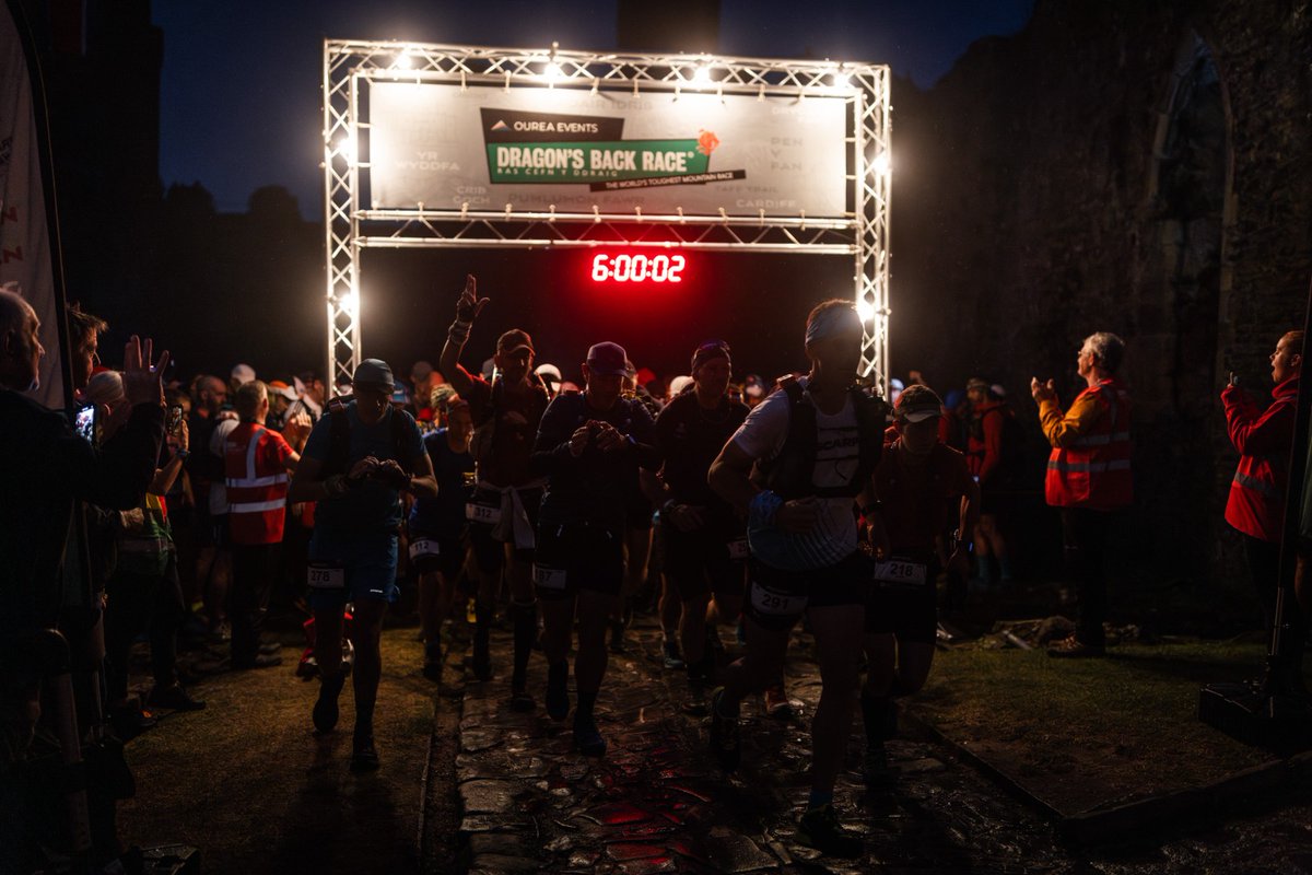 The 2024 Dragon's Back Race is underway!
Over the next six days, participants will make their way down the mountainous spine of Wales, covering a total distance of 380km with over 16,000m ascent, ending their journey at Cardiff Castle on Sunday!
live.opentracking.com/dragonsbackrac…
📸NoLimits