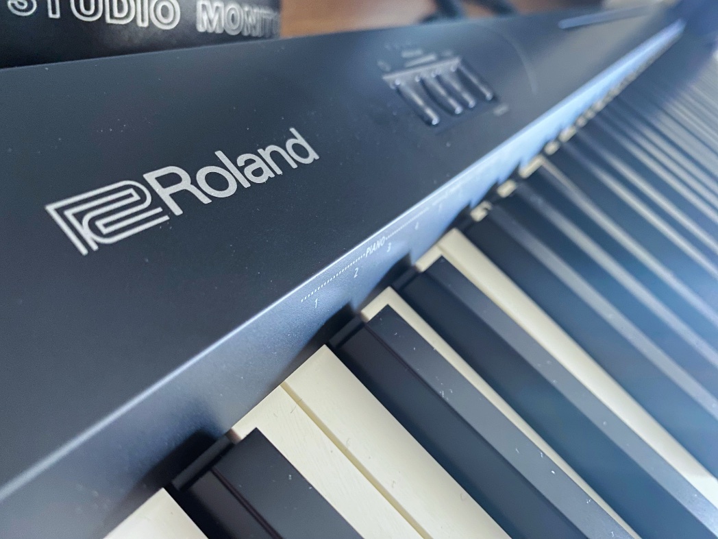 MinatoHoshikawa's tweet photo. my new gear…… #Roland #FP10 #PHA4 #my_new_gear https://t.co/nTq6loCudB