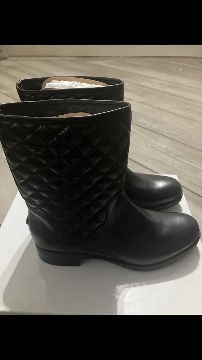 LabelsLess's tweet image. Moncler leather Quilted Ladies boots brand new in box size UK 6 £260 delivered or £255 if bought with anything else on my page at full price and will post together