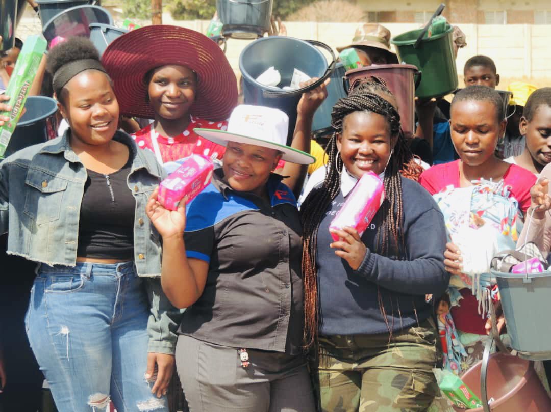 tagalife's tweet photo. Our #LEMHster Alumini class of 2021 and former Mayor of Epworth, Annah Sande, hosted a crucial Sanitary #Hygiene awareness event and distribution of essential sanitary kits to #girls and teenage mothers in Epworth.@awdf01
#sanitaryhealth
#endperiodpoverty https://t.co/JziyjPwdqY