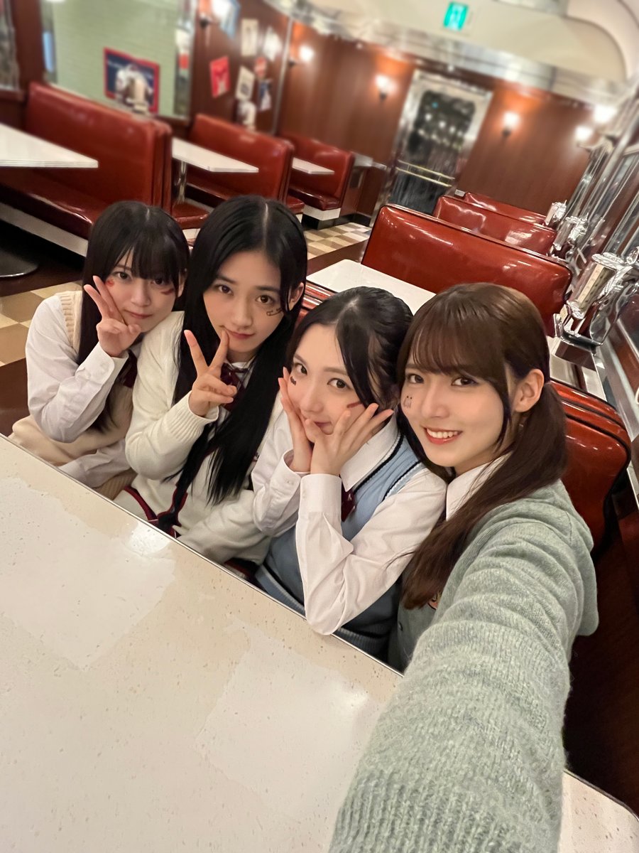 有吉ぃぃeeeee! 守屋麗奈直筆サインステッカー