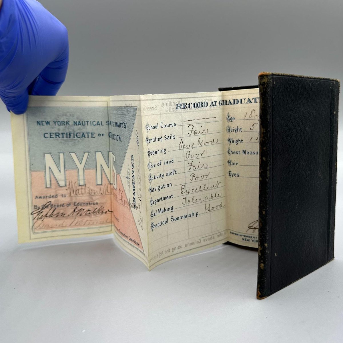 SeaportMuseum's tweet image. For our Object of the Month, we’re going #BackToSchool! If you were a student at the New York Nautical School (today @MaritimeCollege) in 1881, you might have received a report card like this. Graduate Thompson (1863–1938) was marked “Tolerable” in sail making 😅
📘: 1984.24.2