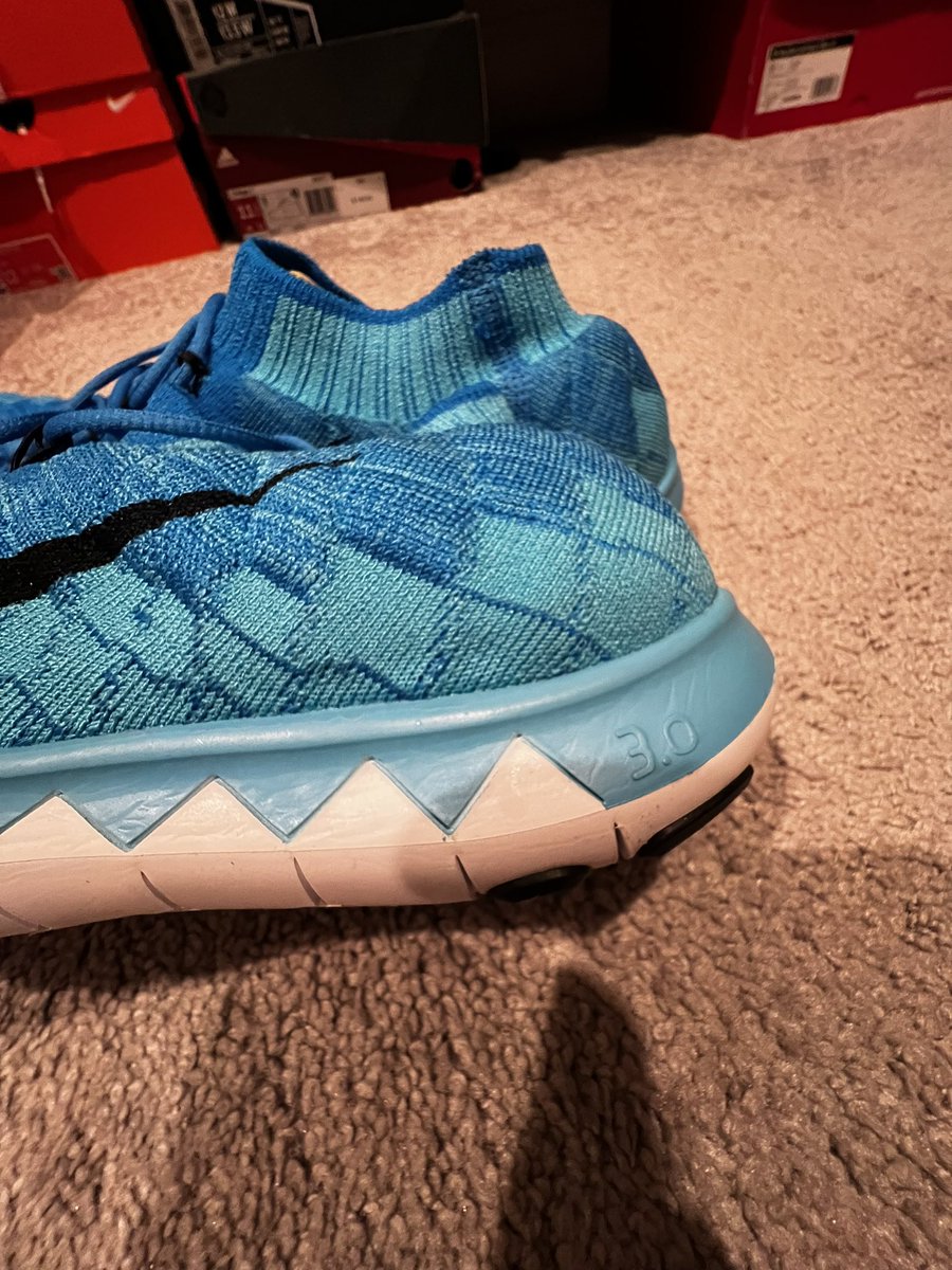 HF230's tweet photo. Found me a super rare deadstock pair of the Nike Free 3.0 Flyknits. These feel amazing. https://t.co/ATNu54zBId