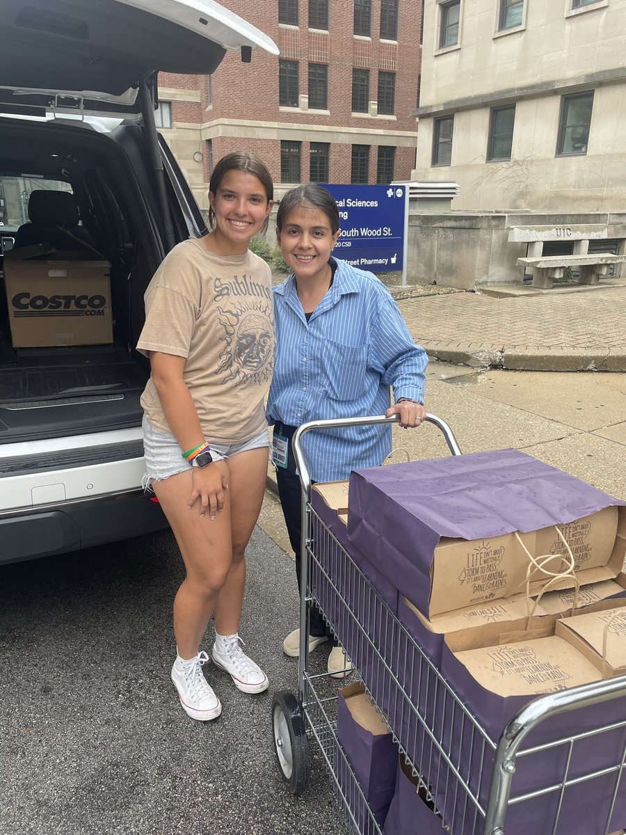 I am thrilled to have the opportunity of being a Mattea’s Joy ambassador 💜

 I was able create a new hospital partnership with the University of Illinois at Chicago Hospital and made the first delivery of snack boxes this month. 

#joyambassador #matteasjoy