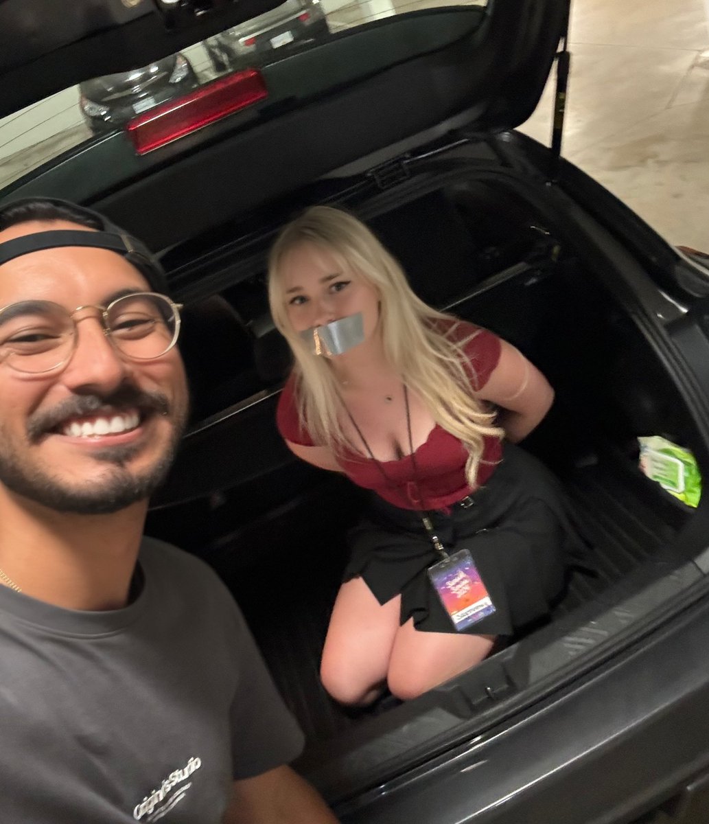 L21saac's tweet photo. I finally got a photo with Sagemommy! https://t.co/KeDlUVOtdH