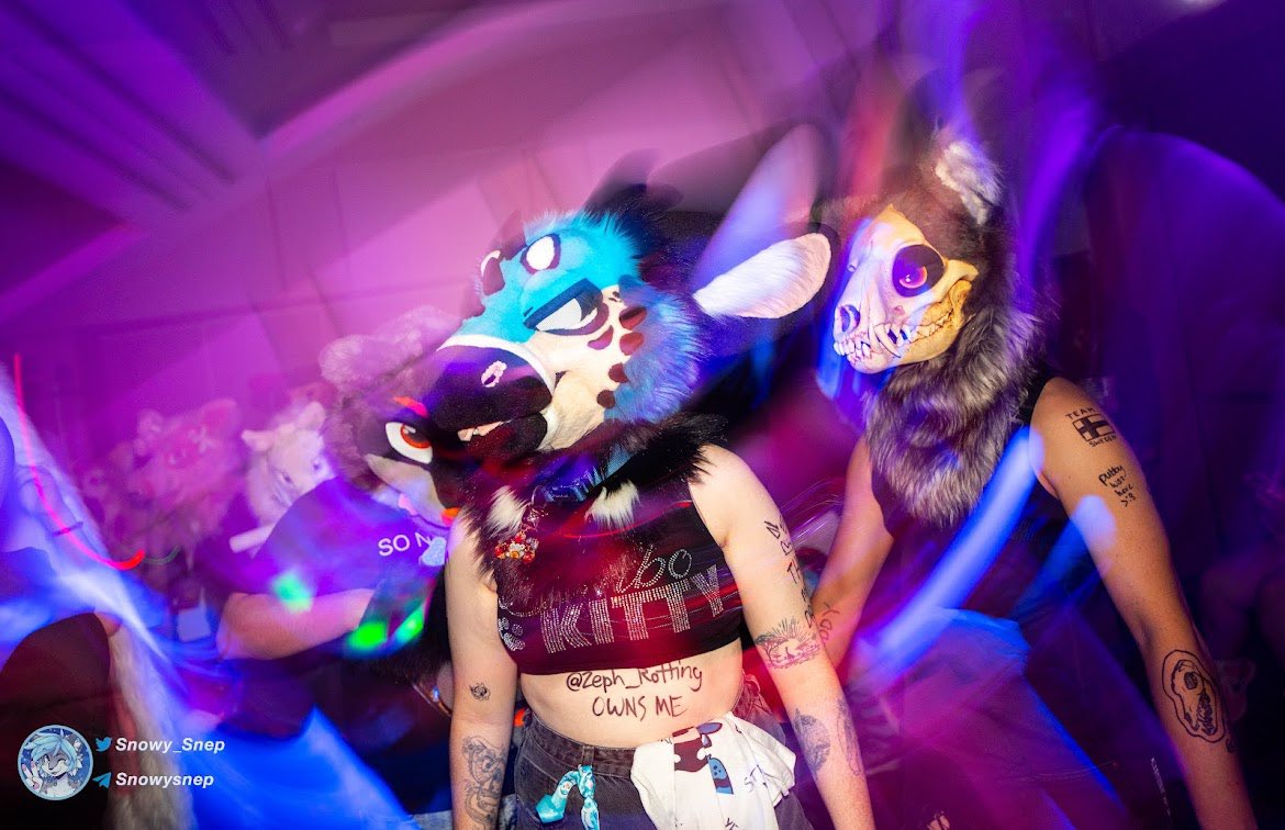 snarlykit's tweet photo. In the haze of the music 
•
📸: @snowy_snep 
✂️: @stuffedtailsfursuits https://t.co/aziJceaB4f
