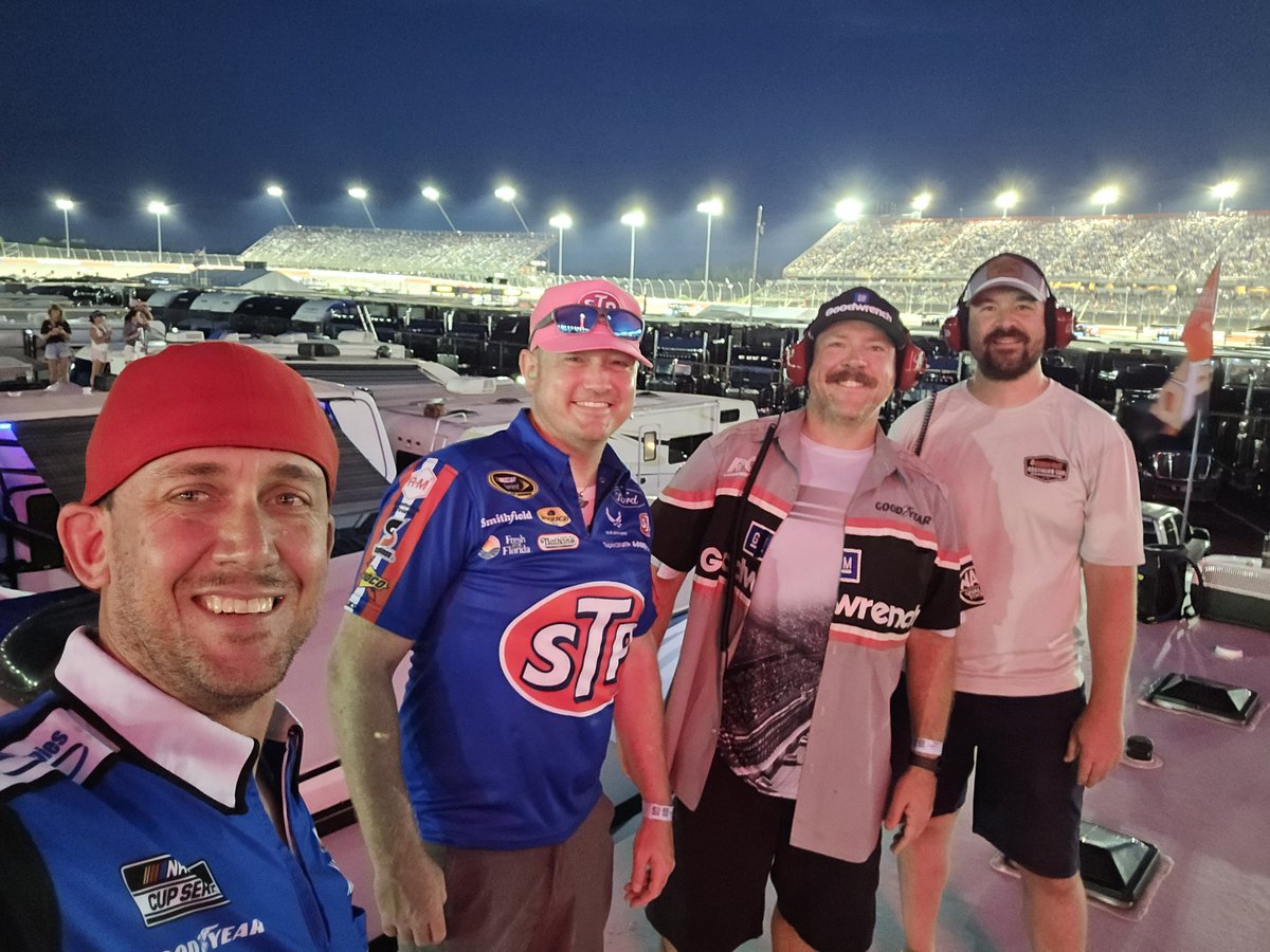 AFBorgers's tweet photo. Another outstanding Southern 500 @TooToughToTame We absolutely love this track and look forward to this weekend every year! If you came by the @TheLastCarBar and had shared a drink with us, we appreciate every single one of you and consider you family! Until next year!! https://t.co/vENxza8RAF