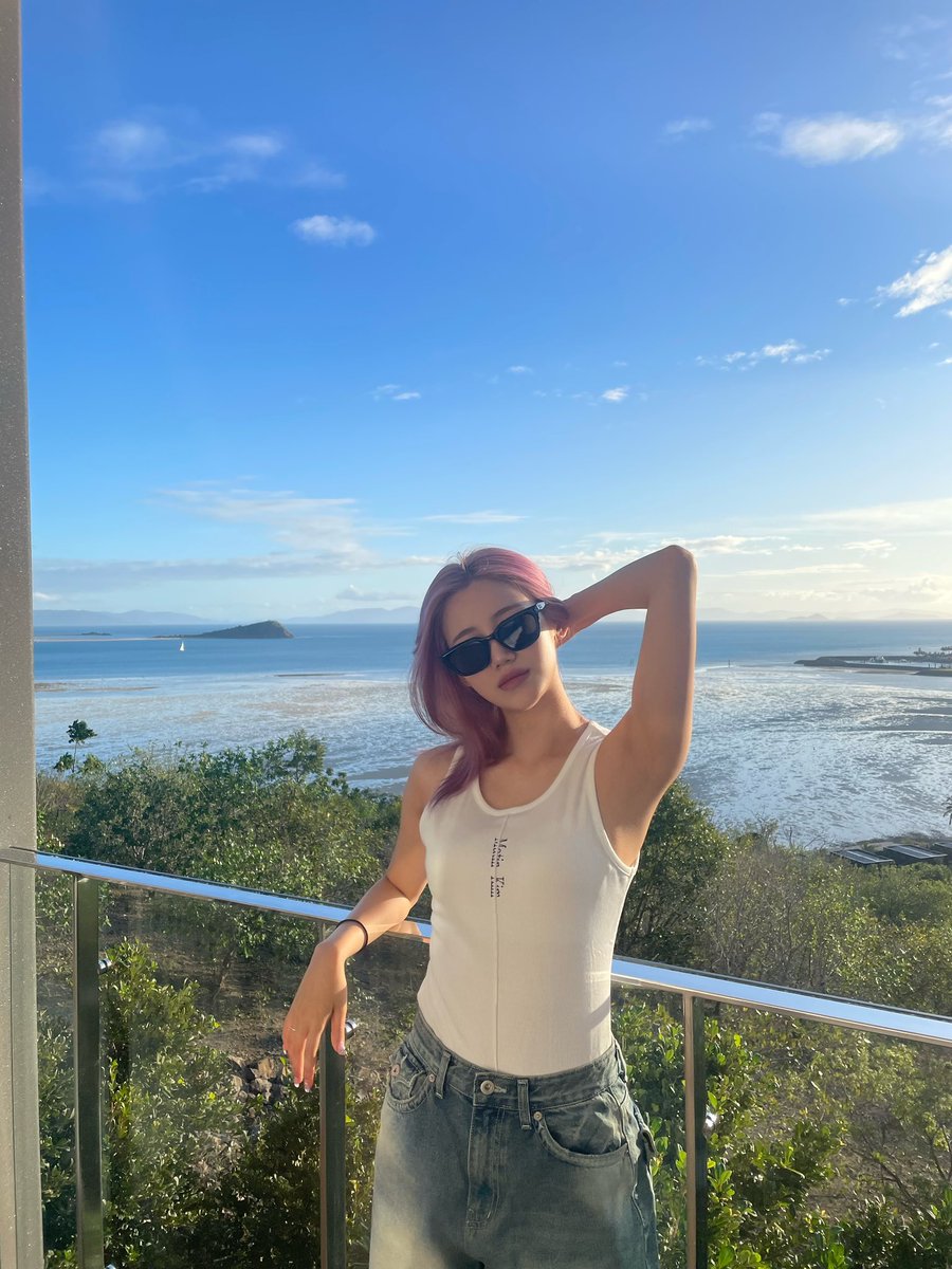 cottoncanent's tweet image. Hoy además de disfrutar del paisaje, mi compañía de lujo fue el nuevo #ℬᥱᥱʼ๑𐚈𝑂𝑆𝑇 de nuestra chiquita que me llena de puro orgullo.
La casita cotton va a llenarse de la hermosa melodía #𝑖ʼ𝚖𖠇𝕺𝐾·𝚖թ𝟹. 🩷

𝙘𝙖𝙣𝙙𝙮ᅠ𖡼໋᳝֘·🍭ુᅠ𝒓𝒐𝒔𝒆