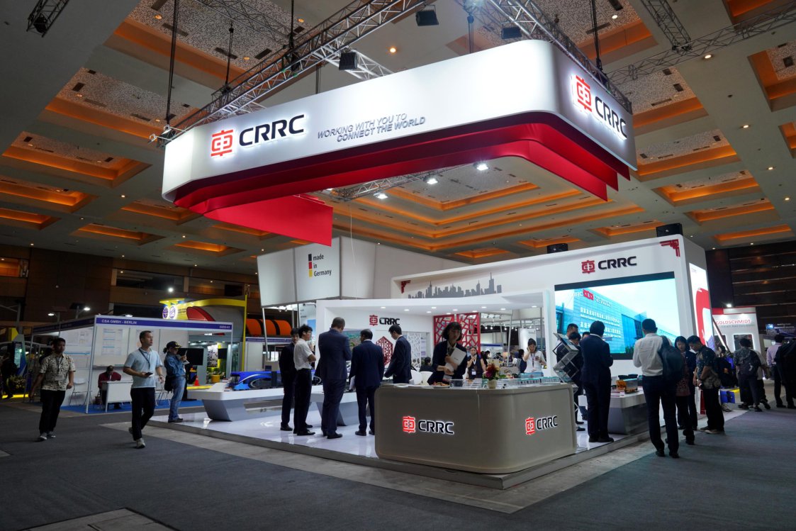 CRRC_global's tweet image. 🎊 Recently, #RailwayTech Indonesia 2024 was held at Jakarta International Expo Center 🚆. The exhibition attracted over 150 rail transit operators and manufacturers from 36 countries and regions🤩. Centering on the theme of “CRRC Powering a Future of Green Travel”, #CRRC…
