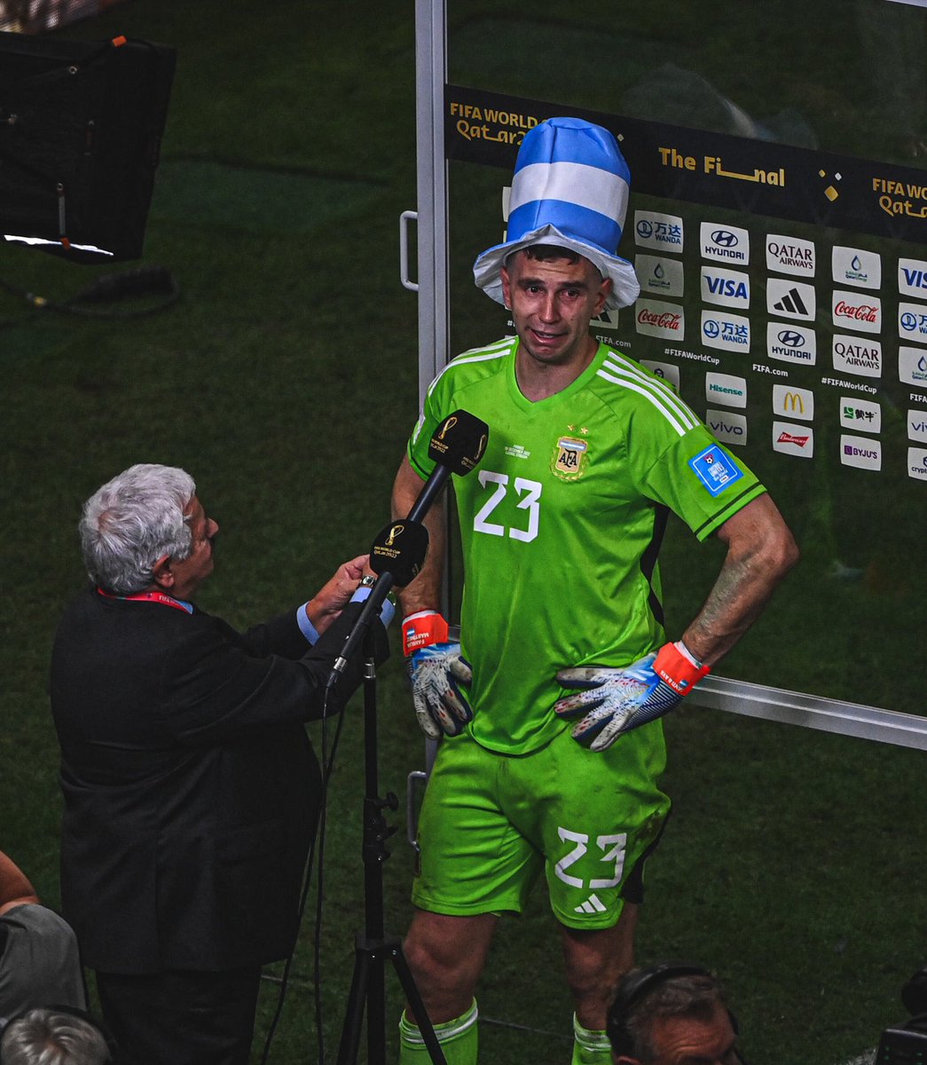 🚬 El TIPAZO se da el lujo de tener EL DOBLE DE TÍTULOS [4] QUE DERROTAS [2] (!).

Está desquiciado el Dibujito. 

FELICES 32, ÍDOLO. 🇦🇷 🌟