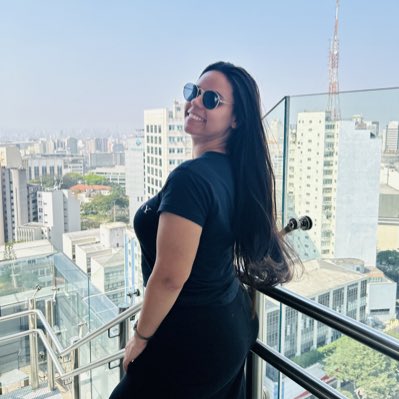 LaraCSales tweet picture