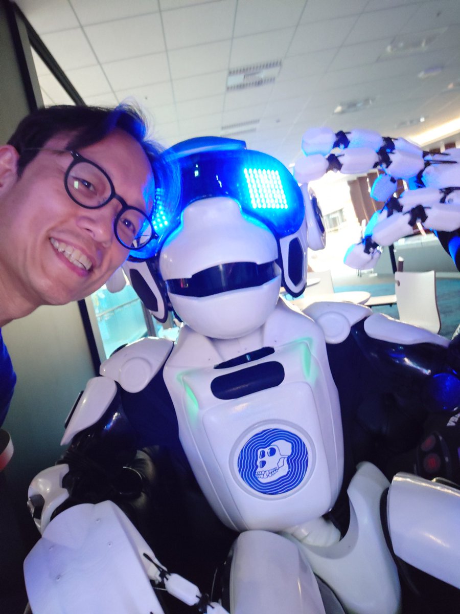 ysiu's tweet photo. Had a great chat with @Waabam_eth on the future and potential of @apecoin apechain $APE web3 broadly and DAOs $APE at #apesummit @WebX_Asia supported by @apecoin @Moca_Network @HorizenLabs & frens https://t.co/0fnuLs8Bcz