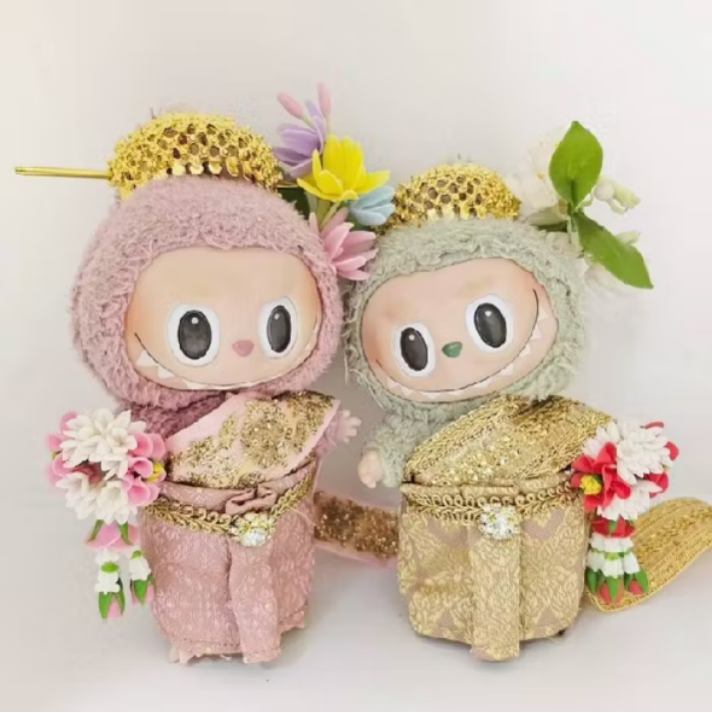 #ชุดตุ๊กตาพร้อมส่ง #ลาบูบู้  Labubu ชุดลาบูบู้ ชุดไทยลาบูบู้ ชุดลาบูบู้ ของส่งในไทย🧡🛒 ที่ Shopee s.shopee.co.th/qQOUvpSUK