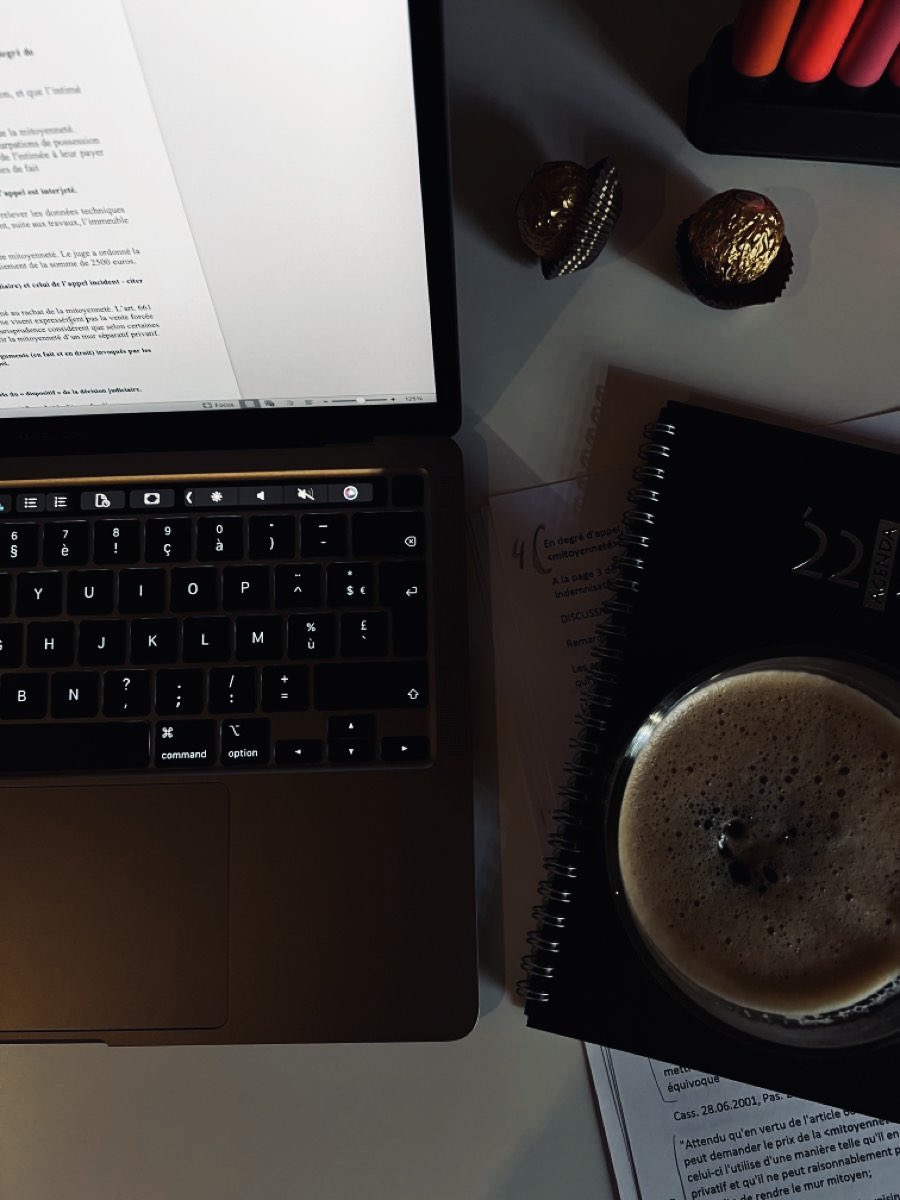 ⠀⠀⠀⠀⠀⠀⠀⠀⠀⠀⠀⠀⠀⠀⠀⠀⠀
Проснулся, но какой ценой.
Вы спросите, что я здесь сделаю, а я скажу, что и сам не знаю. Жду, когда придет какой-нибудь взрослый и скажет, что мне делать и что от меня хотят.
⠀⠀⠀⠀⠀⠀⠀⠀⠀⠀
Кажется у местной библиотекарши новый любимчик.