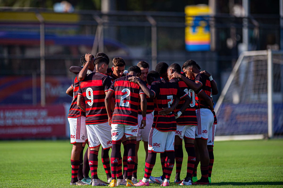flamengoemfoco's tweet photo. Flamengo vence Nova Iguaçu e avanças às quartas do Carioca Sub-20 https://t.co/jhuqjqPFzw via @MRN_CRF https://t.co/ZeQmRZpjjH