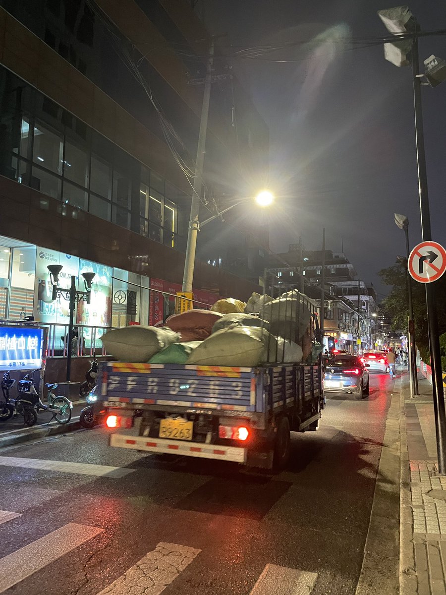 NzRoo's tweet photo. Even the police, street cleaners and rubbish collection are using electric bikes or vehicles. https://t.co/nqD5mS5KPV