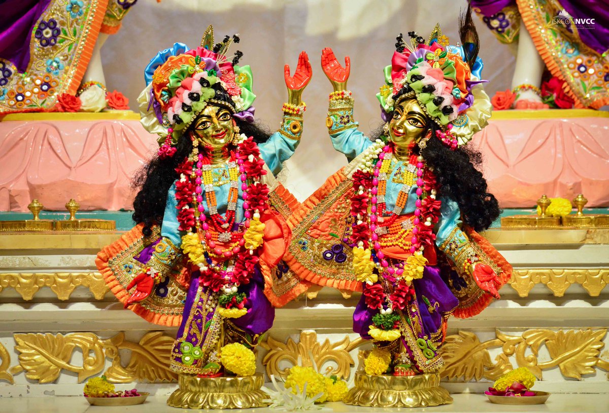 ISKCONPune's tweet photo. 🙏🏽Today's Darshan 📿 🗓02-09-2024🙏
🌷Sri Sri Gaur Nitai🌷
🚩@ISKCONNVCCPune🚩
.
.
#ISKCONNVCCPune #ISKCONNVCC #ISKCONPune
#ISKCON #2ndseptember #2ndseptember2024 #Monday
#kirtan #Harekrishna #Krishna #Kirtan #Krishna
#Harinaamsankirtan #Radheshyamdas
#Radhe #Radha #Radhakrishna https://t.co/f0PPQjcsBk