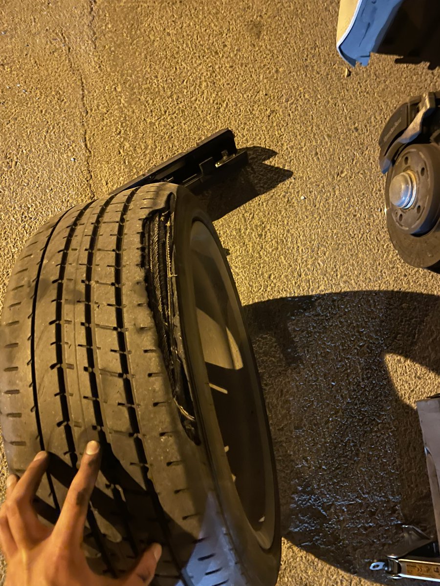 Vaziyet bu, basınç kaybetmediği için düşük süratte 300 km sıkıntı yaratmadan geldim en azından. 😅