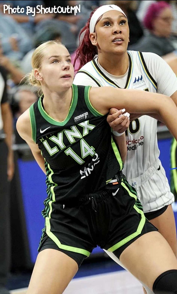 LynxArmy's tweet photo. The @minnesotalynx defeat the @chicagosky today 79-74 @TargetCenterMN https://t.co/Jb7lxrYJgH