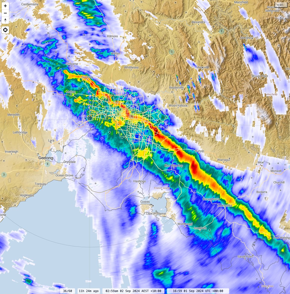 weatherchaser's tweet photo. Heavy band of rain crossed #Melbourne in the small hours last night accompanied by the strongest winds. Cold wintry showers following this morning. See the HD sequence here: https://t.co/IToCqlXxJE https://t.co/zchKxkPRt5