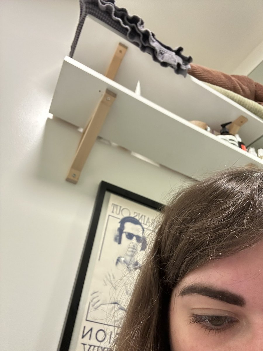 Baileymoon15's tweet image. at a certain succession actor’s apartment and they have this in their bathroom