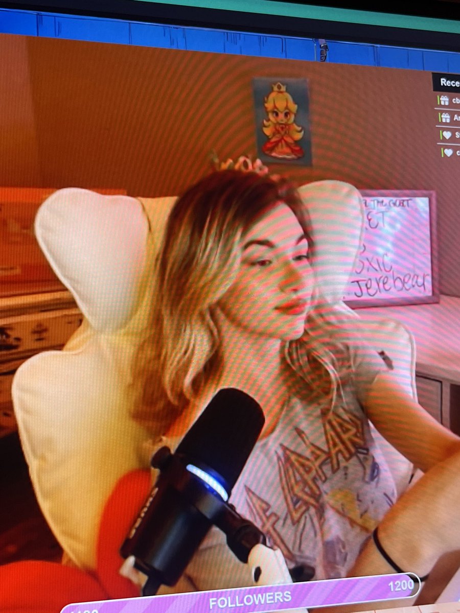 Anna Wray tweet media