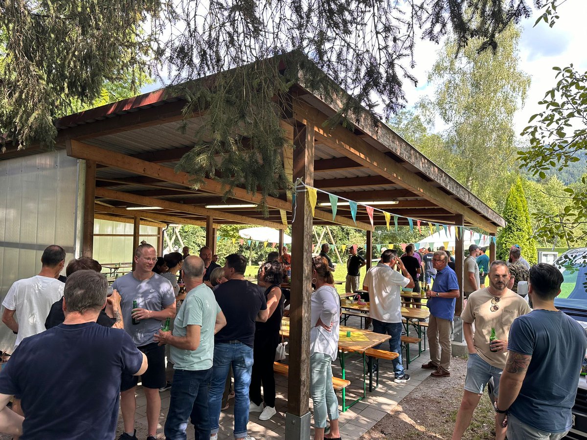 kern_group's tweet photo. einen unvergesslichen Tag voller Spaß, guter Laune und Teamspirit erlebt. Danke an alle, die dabei waren und dieses Event zu etwas ganz Besonderem gemacht haben! 🍹☀️#Sommerfest #Teamwork #Firmenfeier #GemeinsamStark https://t.co/pNO6n6XcC0
