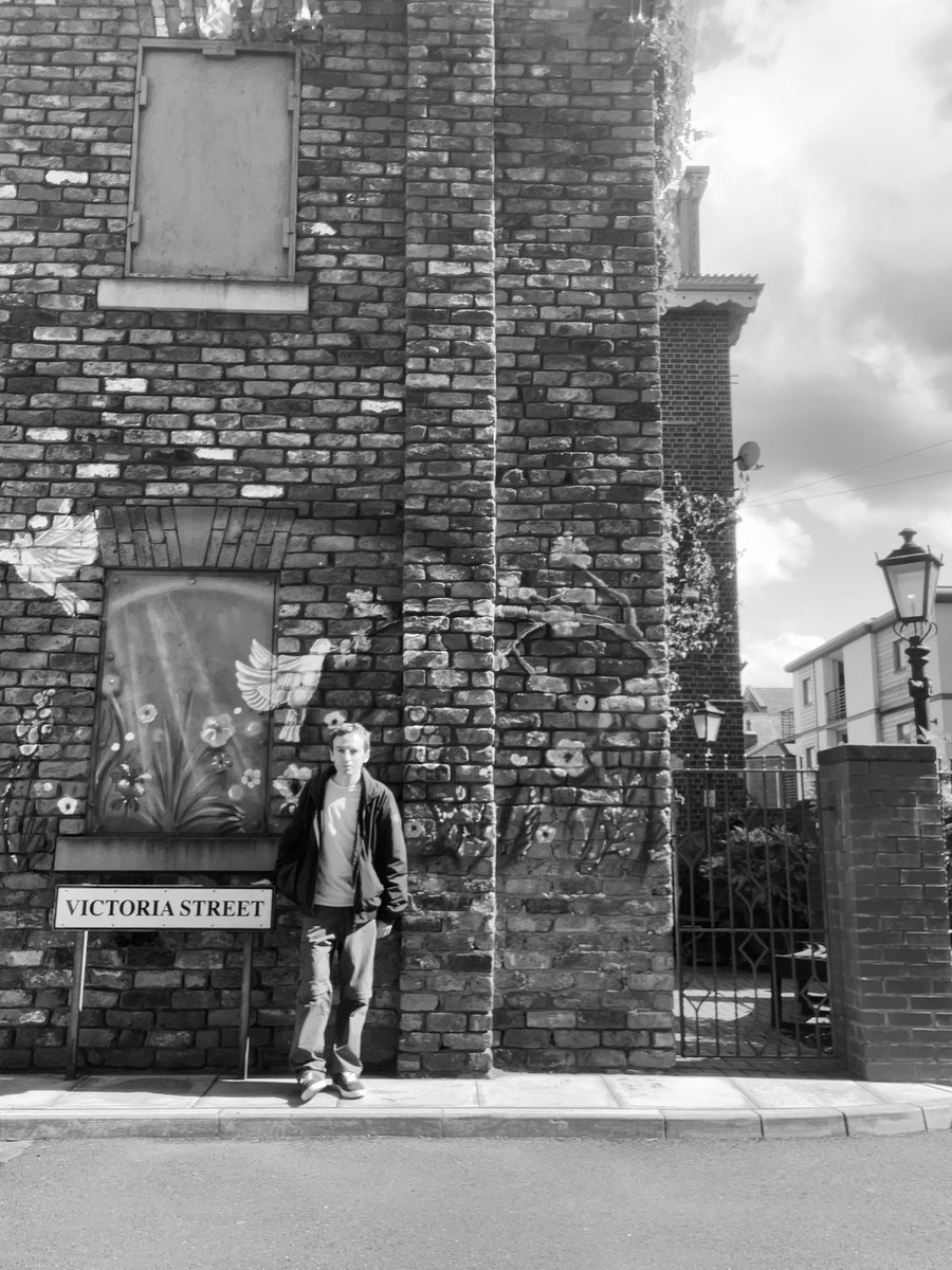 mark_markrog90's tweet photo. Wishing you all the best for the future, thank you for all of your support over the years. Take care and remember if you look for the bad you will truly find it #edutwitter #Septembermotivation https://t.co/jMfzUyIayf